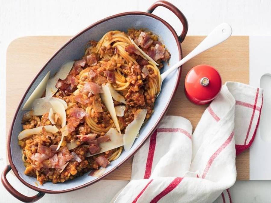 Pancetta, lentil and tomato spaghetti